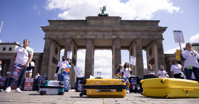 Almanya'da seyahat acentesi çalışanları eylem yaptı