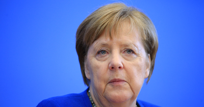 Merkel çalışmalarını evinden yürütüyor