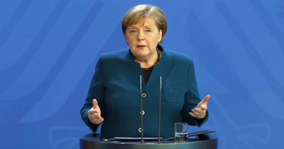 Angela Merkel de kendisini karantinaya aldı