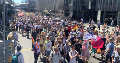 Berlin’de Kovid-19 kısıtlamaları protesto edildi