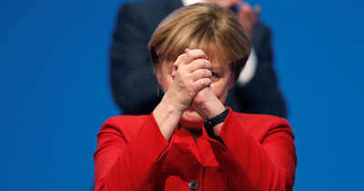 Merkel Fransa'da yılın kadını seçildi