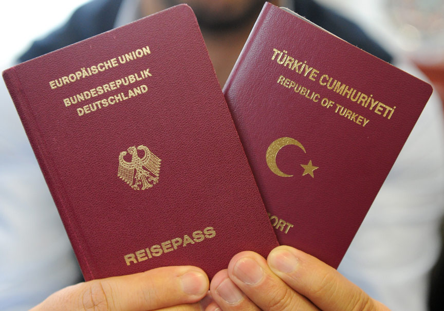 Almanya'da çifte vatandaşlık yasası onaylandı