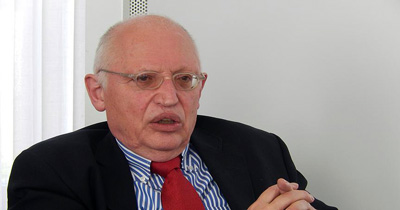Verheugen uzun vadeli bir Türkiye politikası önerdi