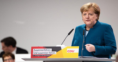Merkel delegelere son defa konuştu