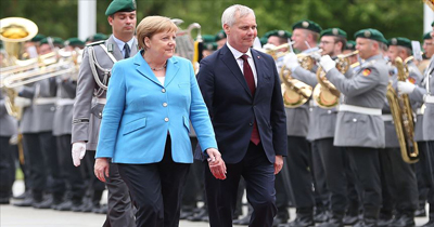 Başbakan Merkel yine titreme nöbeti geçirdi