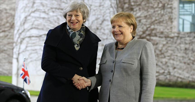 Merkel, İngiliz mevkidaşı May ile görüştü