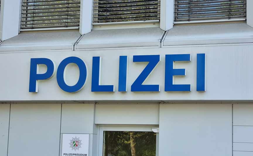 Almanya'da polis 3 eyalette operasyon düzenledi Almanya'da polis 3 eyalette operasyon düzenledi