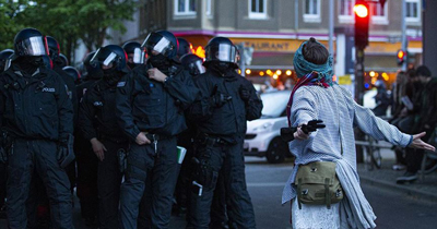 Berlin’de 1 Mayıs gösterisine polis müdahalesi