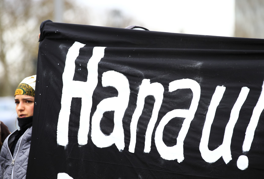 Hanau ırkçı saldırısı kurbanları için anma etkinliği