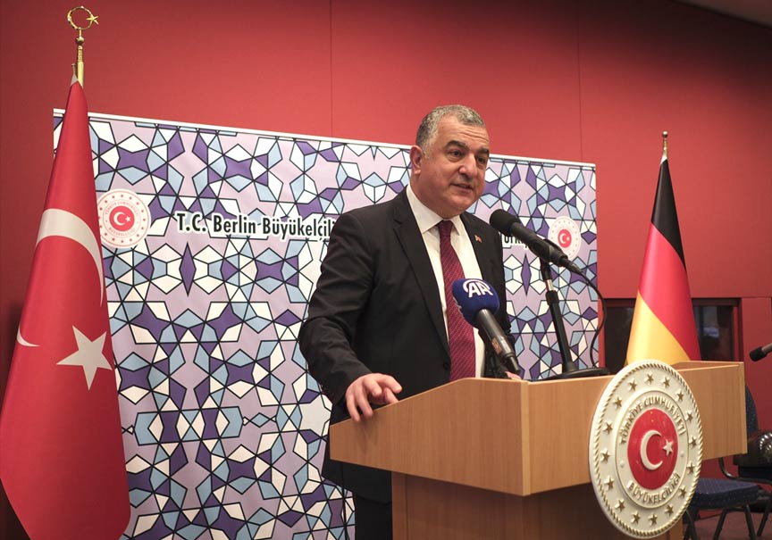 Almanya'daki Türk toplumu temsilcilerine Berlin Büyükelçiliği iftar verdi