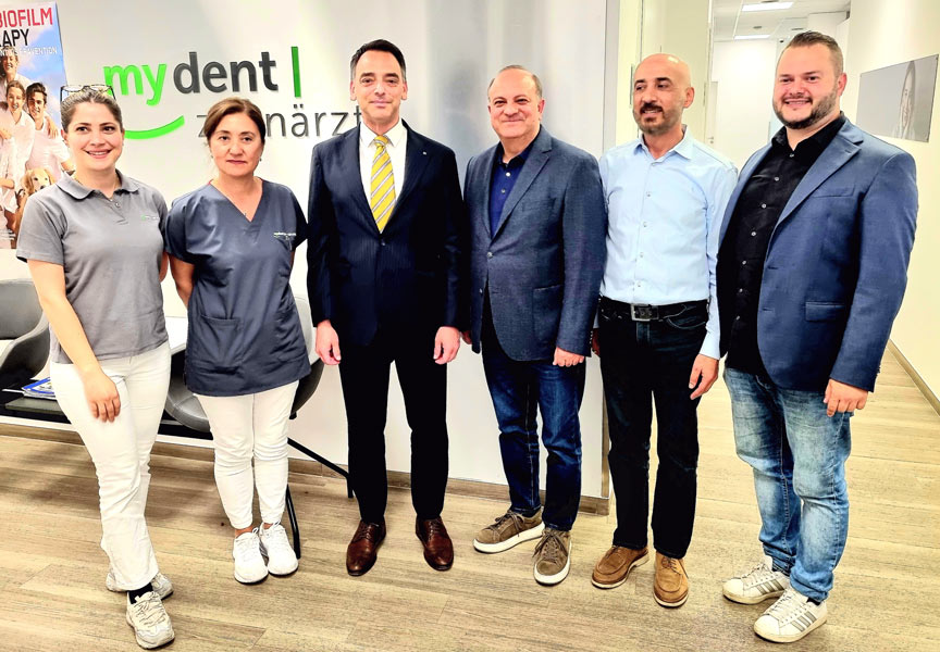 Mydent Diş Klinikleri Başkonsolos İzbul’u ağırladı