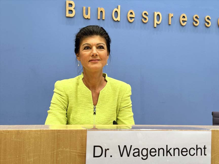 Milletvekili Wagenknecht’e göre Alman hükümeti savaş suçuna yardım ediyor