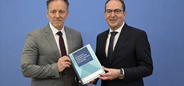 Almanya'da 2024’te siyasi motifli suçlarda 40'tan fazla artış kaydedildi Almanya'da 2024’te siyasi motifli suçlarda 40'tan fazla artış kaydedildi