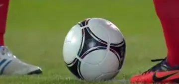 Bayer Leverkusen 10 puan farkla lider Bayer Leverkusen 10 puan farkla lider