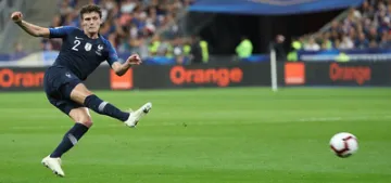Pavard 5 yıllığına Bayern Münih'te Pavard 5 yıllığına Bayern Münih'te