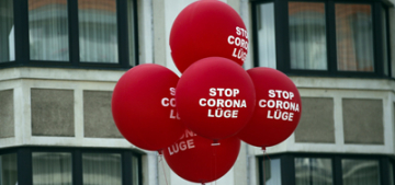 Berlin’de koronavirüs önlemleri protestosuna polis müdahalesi Berlin’de koronavirüs önlemleri protestosuna polis müdahalesi