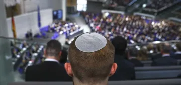 Almanya, soykırımından kurtulanlara yaklaşık 1 milyar Euro ödeyecek Almanya, soykırımından kurtulanlara yaklaşık 1 milyar Euro ödeyecek