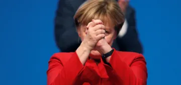 Merkel Fransa'da yılın kadını seçildi Merkel Fransa'da yılın kadını seçildi