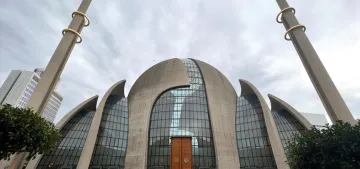 DİTİB Köln Merkez Camisi'ne kundaklama girişimi DİTİB Köln Merkez Camisi'ne kundaklama girişimi