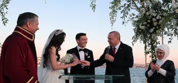Erdoğan Mesut Özil’in nikah şahidi oldu Erdoğan Mesut Özil’in nikah şahidi oldu