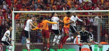 Galatasaray Besiktas ile oynadigigi derbiyi kazandı Galatasaray Besiktas ile oynadigigi derbiyi kazandı