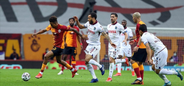 Galatasaray 1 puanı uzatmalarda aldı.