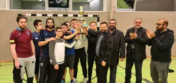 Hamburg’da Almanya‘ya iş göçünün yıldönümü anısına futbol turnuvası Hamburg’da Almanya‘ya iş göçünün yıldönümü anısına futbol turnuvası
