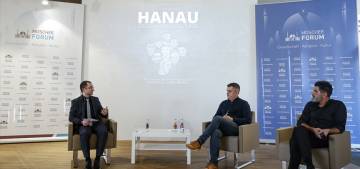 Hanau ırkçı terör saldırısı kurbanlarına Köln'de anma etkinliği
