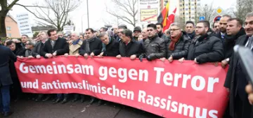 Hanau’da ırkçılık ve teröre karşı 10 bin kişi yürüdü