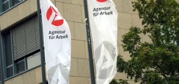 Almanya'da işsiz sayısı beklentilerin altında arttı Almanya'da işsiz sayısı beklentilerin altında arttı