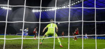 Bayer Leverkusen Bundesliga'da ilk defa şampiyon oldu Bayer Leverkusen Bundesliga'da ilk defa şampiyon oldu