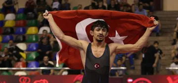 Milli güreşçi Kerem Kemal altın madalya kazandı Milli güreşçi Kerem Kemal altın madalya kazandı