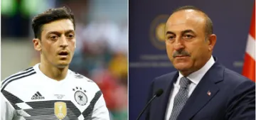Çavuşoğlu, Mesut Özil ile telefonda görüştü