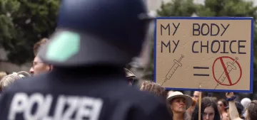 Almanya’nın dört bir yanında pandemi önlemleri protesto edildi Almanya’nın dört bir yanında pandemi önlemleri protesto edildi