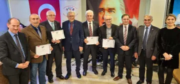 Türkçe mücadelesi verenlerin önünde saygıyla eğiliyoruz. Ruhr Ögretmenler Dernegi