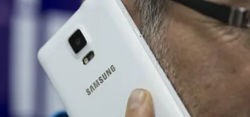Samsung, akıllı telefon satışında Apple'ı geçti