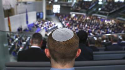 Almanya, soykırımından kurtulanlara yaklaşık 1 milyar Euro ödeyecek Almanya, soykırımından kurtulanlara yaklaşık 1 milyar Euro ödeyecek