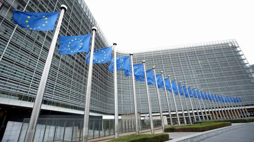 AB üyesi 6 ülkede ABD, müttefikten çok "tehdit" olarak görülüyor AB üyesi 6 ülkede ABD, müttefikten çok "tehdit" olarak görülüyor