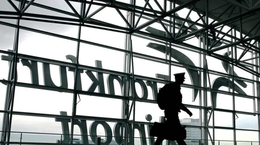 Frankfurt Havalimanı'nda çalışan 2 kişi sıtmadan dolayı öldü Frankfurt Havalimanı'nda çalışan 2 kişi sıtmadan dolayı öldü
