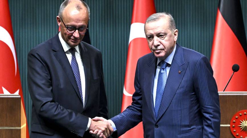 Erdoğan, Merz'i resmi törenle karşıladı Erdoğan, Merz'i resmi törenle karşıladı